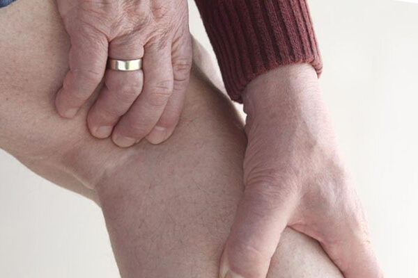 کیست زانو بیکر